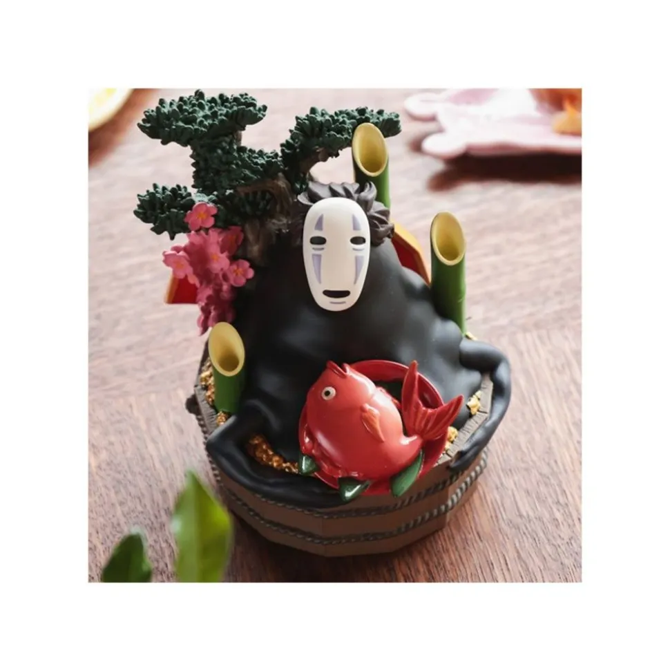 Diorama No Face Golden Bucket & Bamboos - Spirited Away