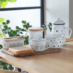 Enamel Tea Pot Soot Sprites 1,1L - My Neighbor Totoro