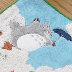 Mini Towel Totoro In The Sky 25X25 Cm - My Neighbor Totoro