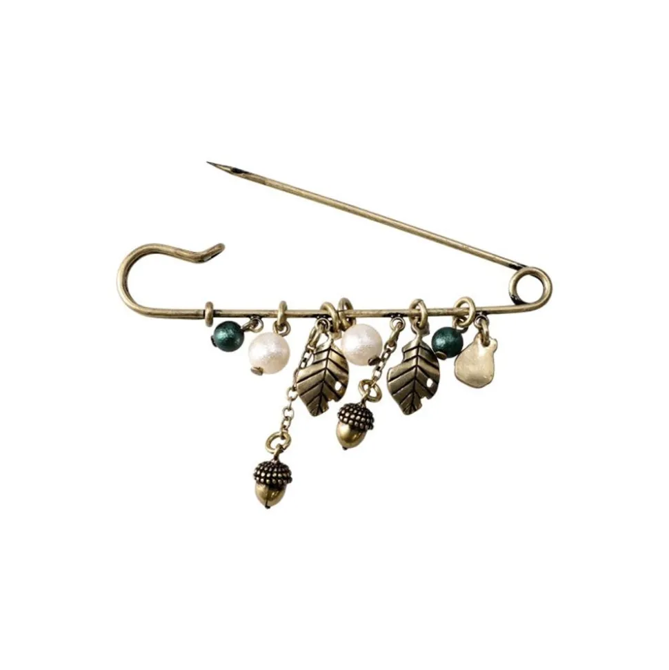 Safety Pin Brooch Totoro & Leaves - My Neighbor Totoro